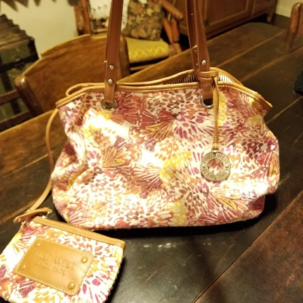 Purse - Picture 2 of 6